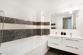 Pick A Flat's Apartment in Champs-Elysées - Rue Ponthieu